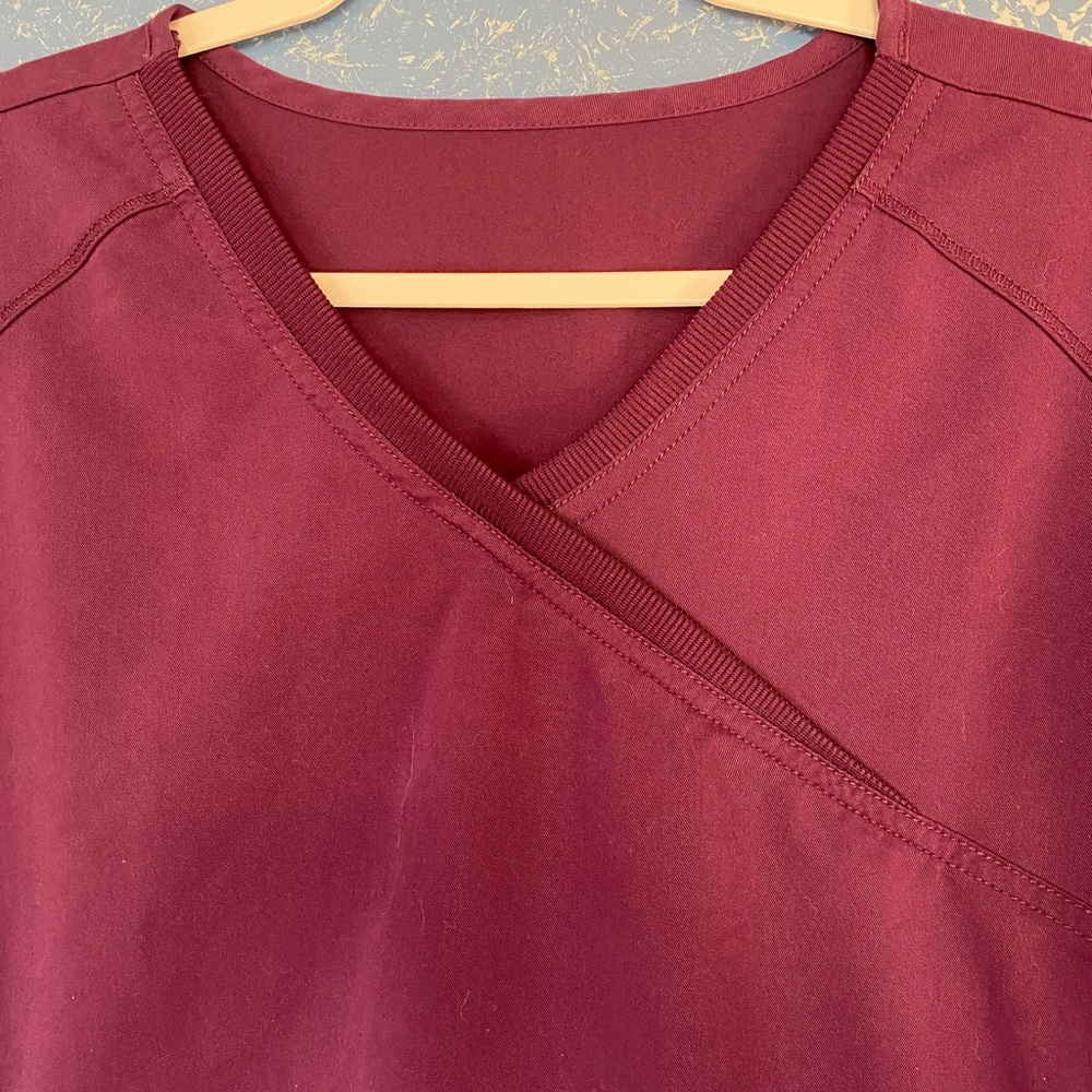 Scrub top - Picture 2 of 3